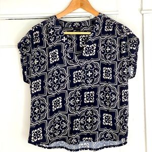 Ann Taylor Medallion print cap sleeve blouse